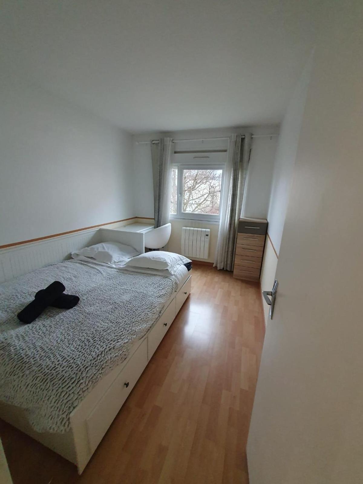 F3 Avec Balcon 5 Min Gare Sqy Et Parking Gratuit Daire Guyancourt Dış mekan fotoğraf